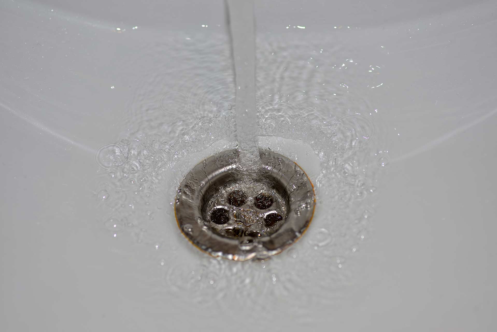 A2B Drains provides services to unblock blocked sinks and drains for properties in North Finchley.